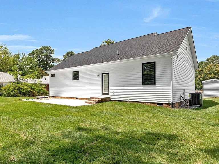 8269 Wonderland Ln — Photo 5