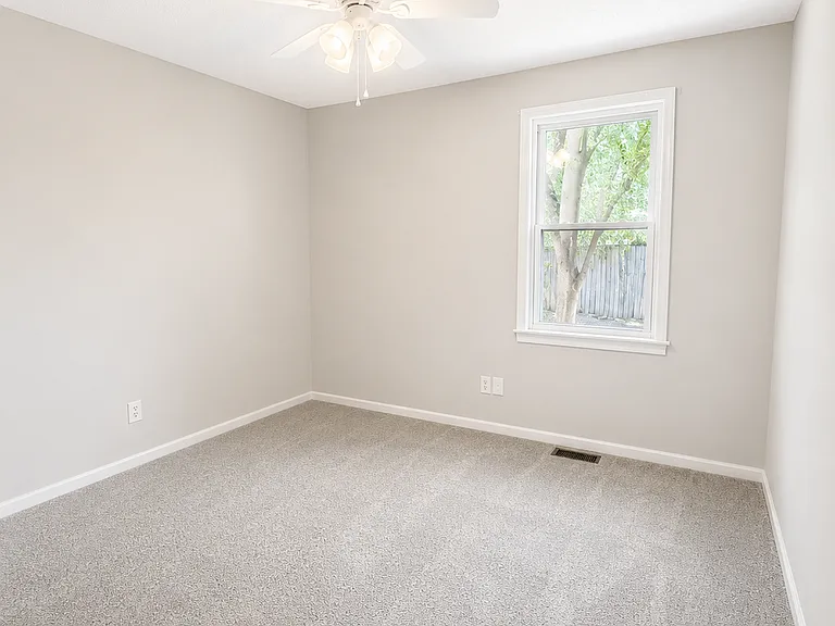 233 Conrad Cir — Photo 3