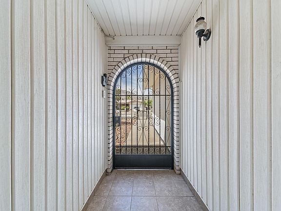 3rd image of 10444 Achilles Dr