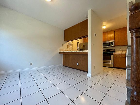 5th image of 2516 Home Crest Dr