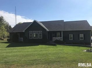 29624 Carlinville Cutoff Rd, Girard, IL 62640