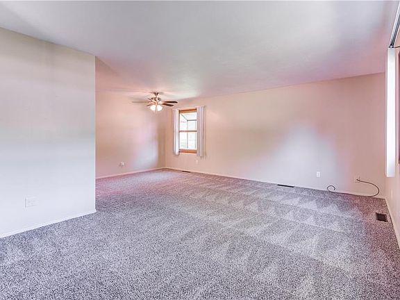 4th image of 749 Walwick Ct