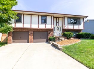 3020 Mirium Dr, Bloomington, IL