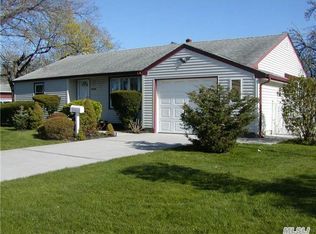 600 Dante Ave, Copiague, NY 11726