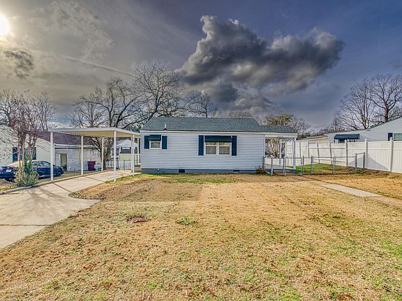 4th image of 3323 Oakwood Blvd