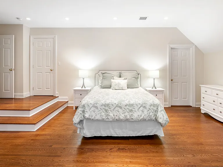 9 Eisenhower Dr — Photo 19