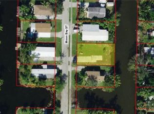 58 Moon Bay St, Naples, FL 34114
