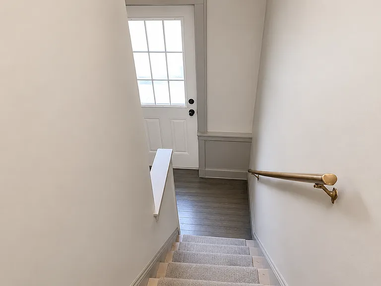 411-413 College Ave SE — Photo 38