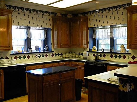 4th image of 823 Majestic Oaks Ct