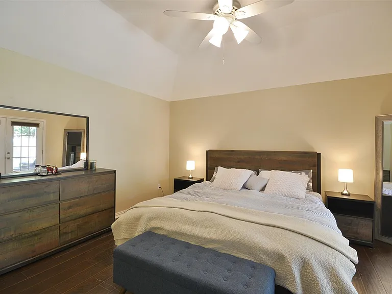 3218 Lake Stream Dr — Photo 25