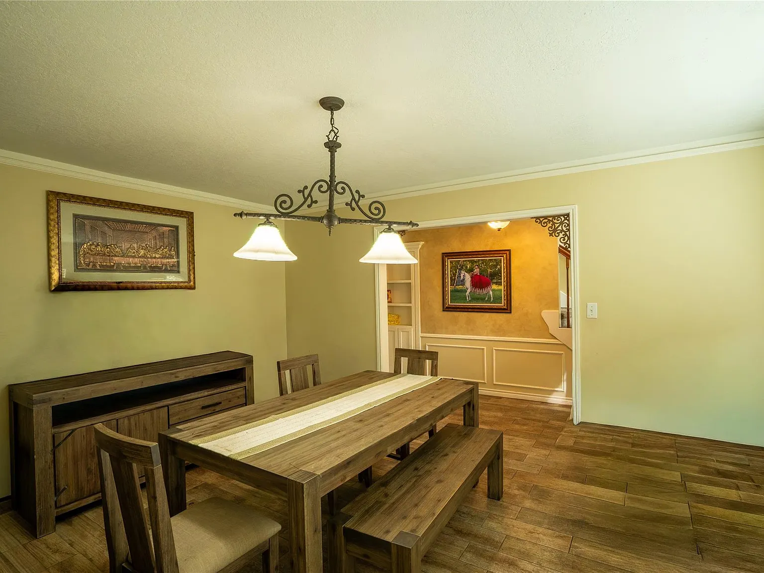 4 bed, 2.5 bath, 2728 sqft, $2,850 — Photo 3
