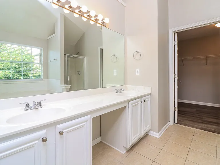 3752 Sunbridge Dr — Photo 13