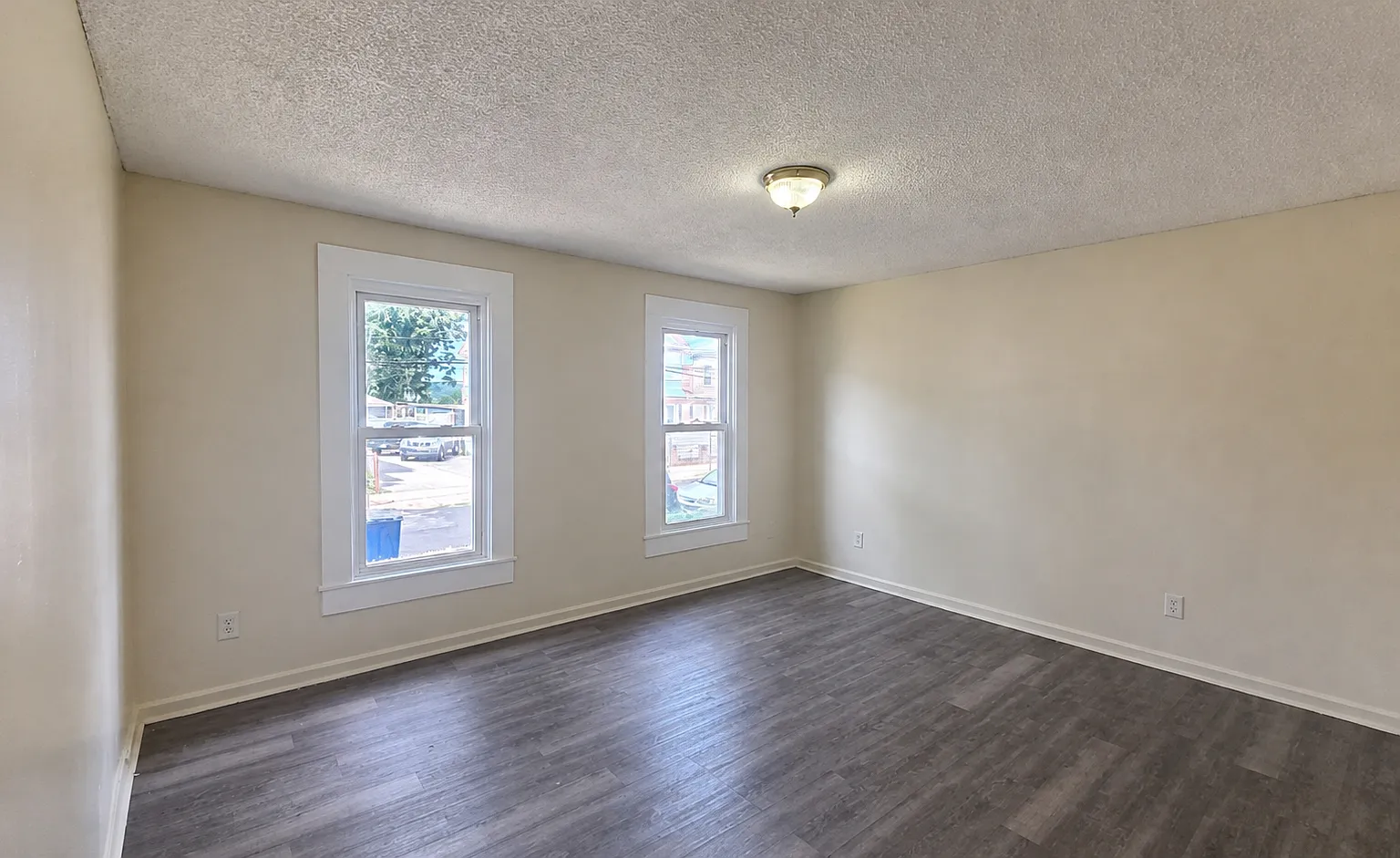 113 Morris St — Photo 2