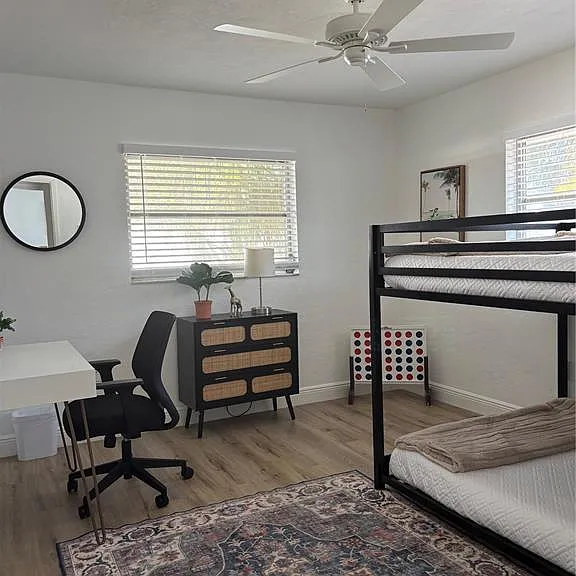 2921 Captiva Dr — Photo 37