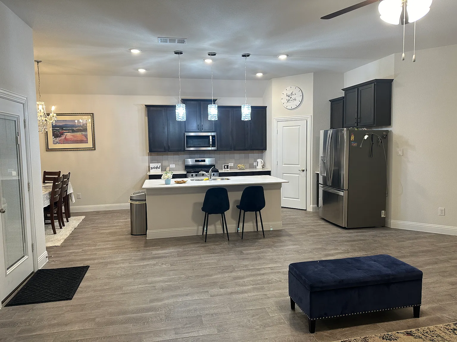 4 bed, 1850 sqft, $2,500 — Photo 3