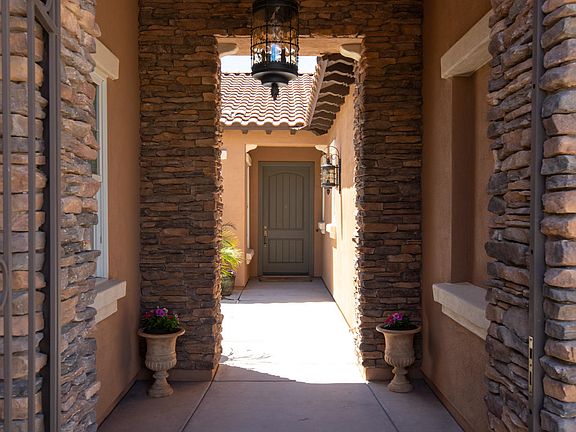 4th image of 2051 E Azalea Dr