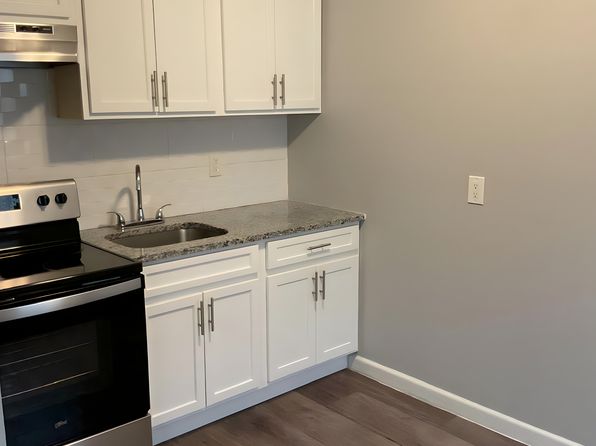 21 Evergreen Ave #C18