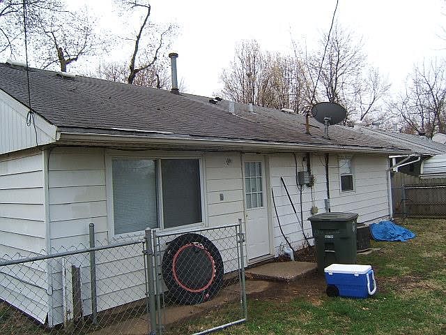 2nd image of 1318 Gilbert Ln