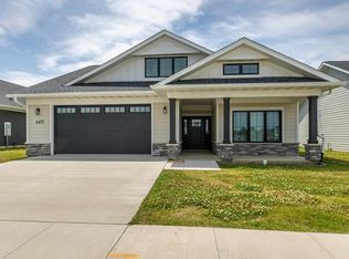 4475 Ewing Dr, Dubuque, IA 52002