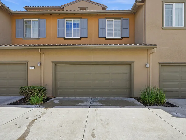 5206 Fioli Loop — Photo 51