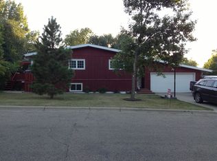 325 21st Ave NE, Jamestown, ND 58401