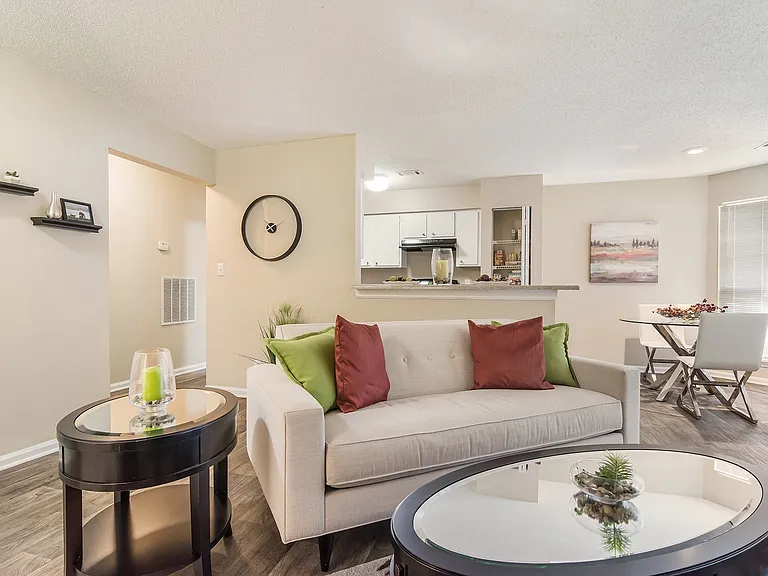 Poplar Place — Photo 5