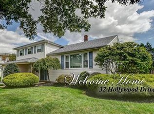 32 Hollywood Dr, Woodbridge, NJ