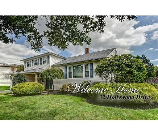 32 Hollywood Dr photo 1