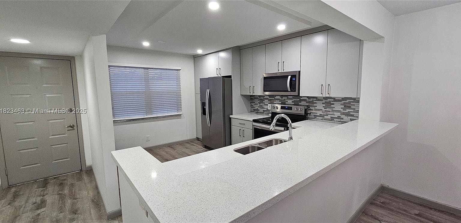 100 SW 130th Ter APT 309C