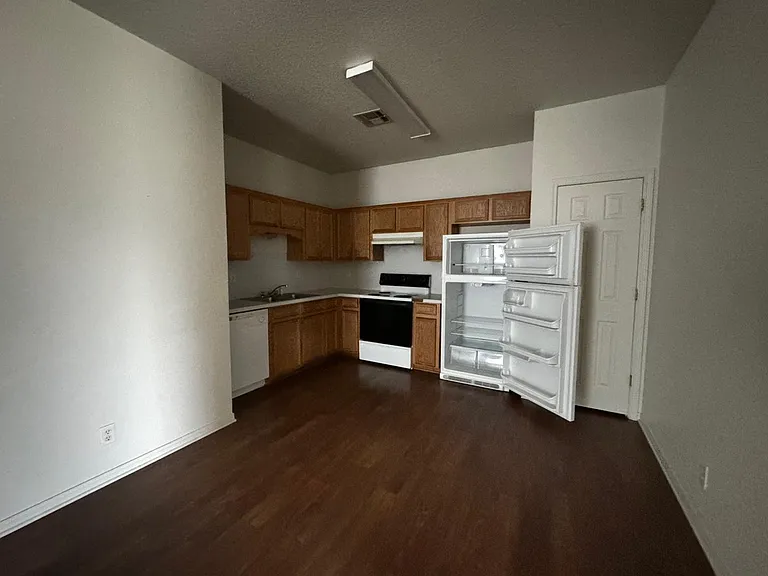 3202 Toledo Dr #A — Photo 3