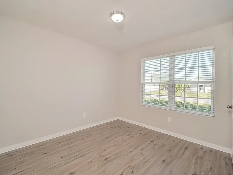509 SW 11th Ave — Photo 12
