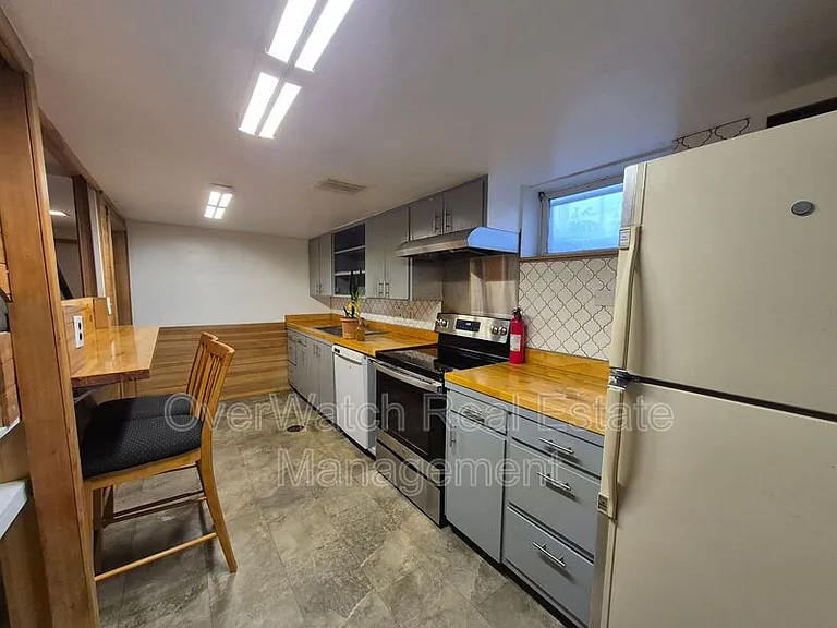 1403 Valarian St #B — Photo 6