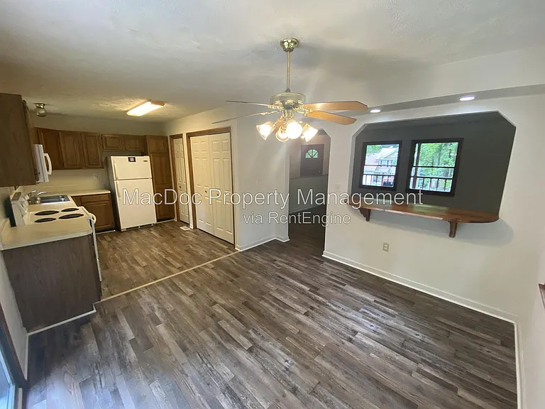 8302 Delegate Dr — Photo 11