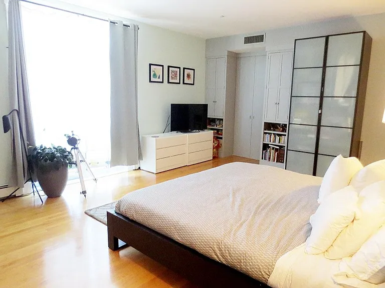 400 Washington St #302 — Photo 29