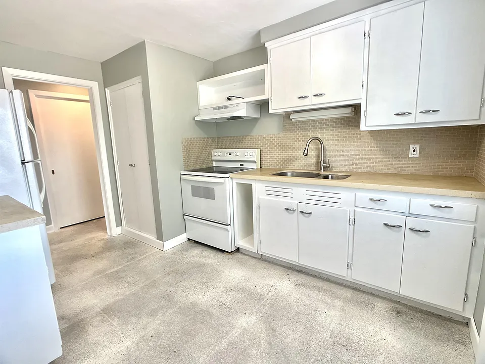 424 Bridge Ave #2