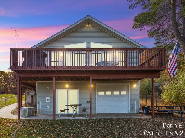 2042 Tacoma Dr NW, Stanton, MI 48888