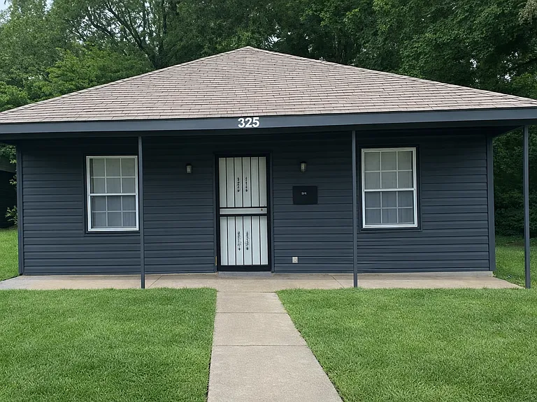 325 Carpenter St — Photo 1