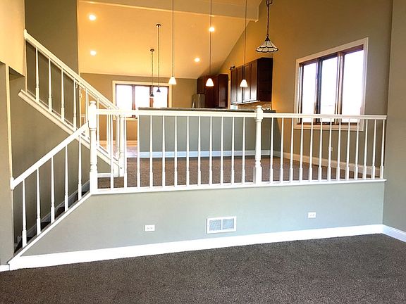 4th image of 14824 Le Claire Ave