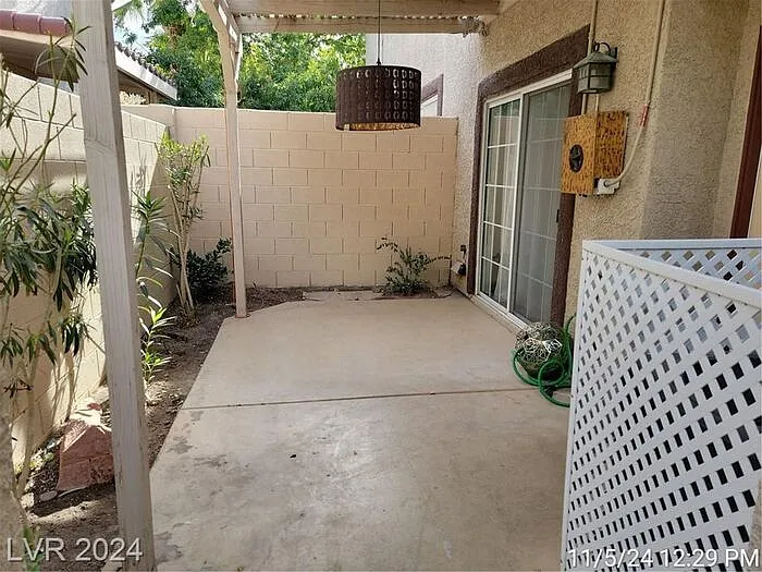 3 bed, 2.5 bath, 1523 sqft, $1,837 — Photo 2