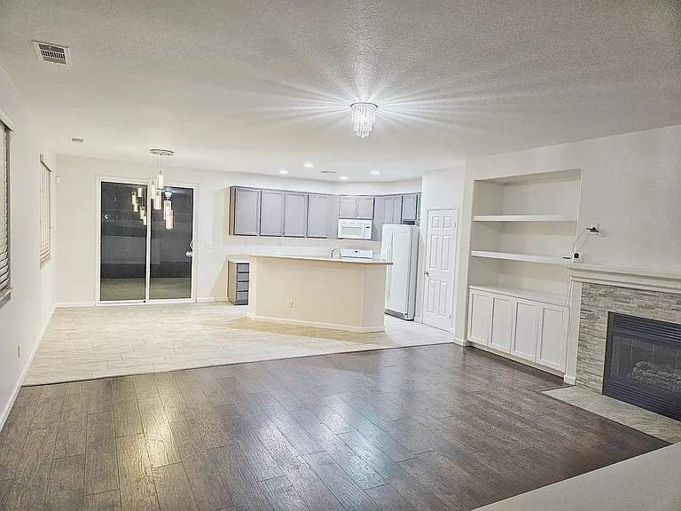 15860 Horizon Way — Photo 7