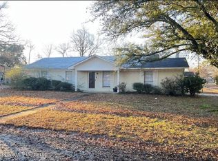 2 Pine Cir, Indianola, MS 38751