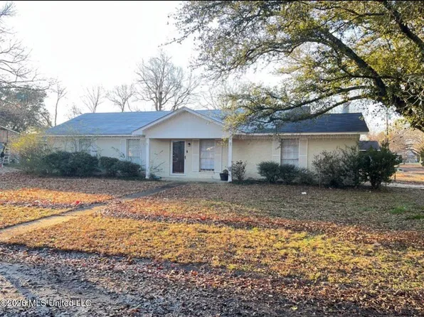 2 Pine Cir, Indianola, MS 38751