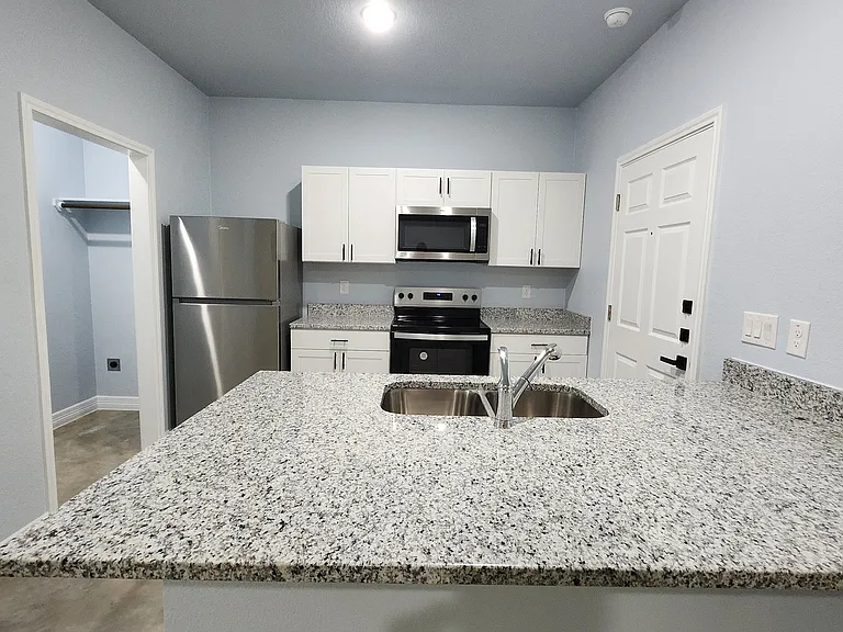901 Mimosa Dr — Photo 9