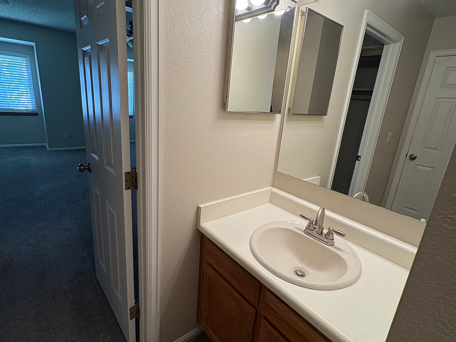 8424 S Everett Way — Photo 4