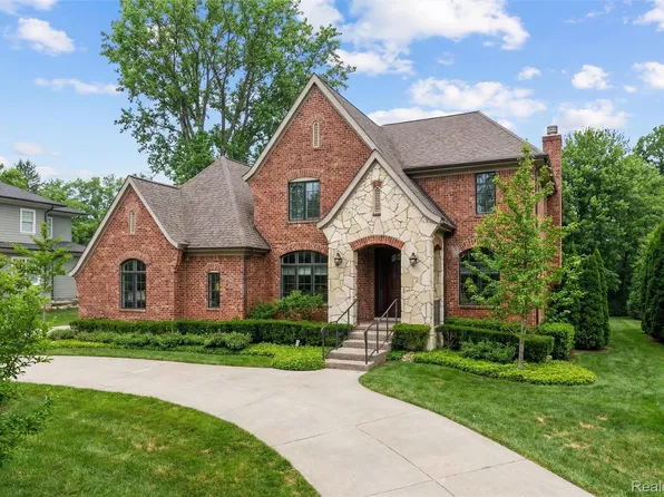 3010 E Bradford Dr, Bloomfield Hills, MI 48301