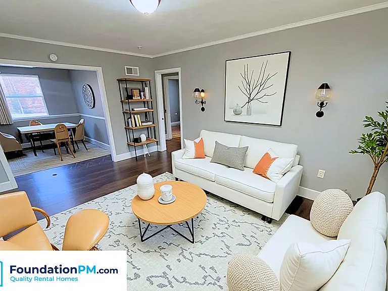 1570 Rebecca St — Photo 7