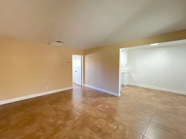 4236 Columbus St — Photo 3