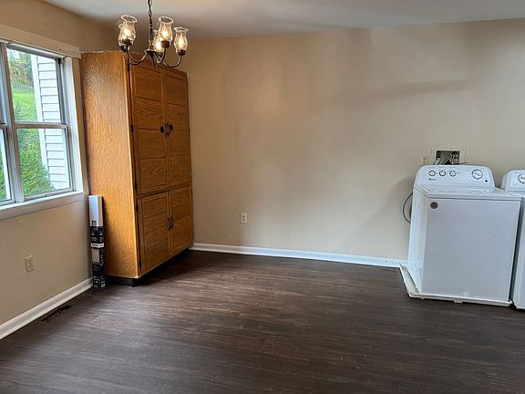 5th image of 1538 E 8th St #C