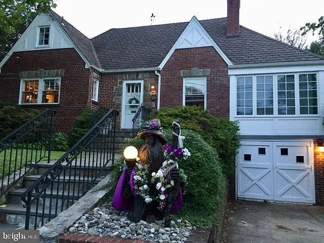 Building Photo - 9102 Flower Ave