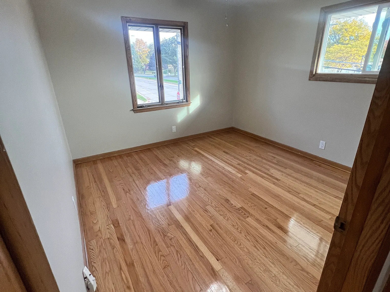 2 bed, 1000 sqft, $1,400 — Photo 3